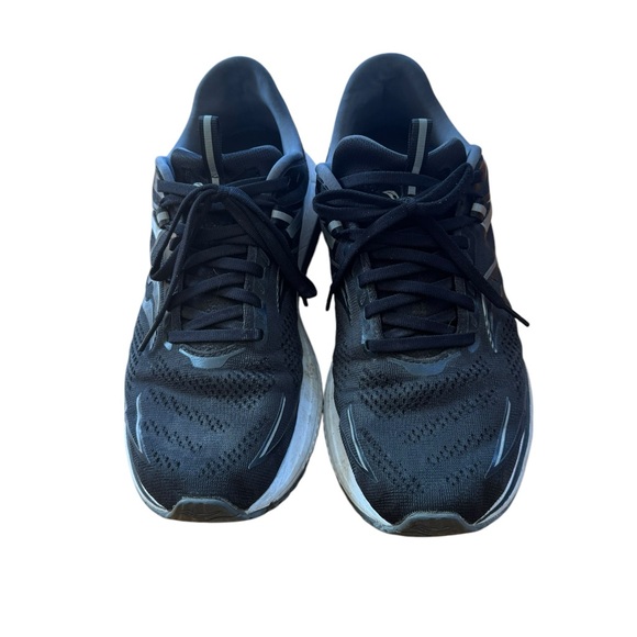 Saucony Other - Men’s Saucony Omni 21 Sneakers in Black and White. Size 9W. Worn.